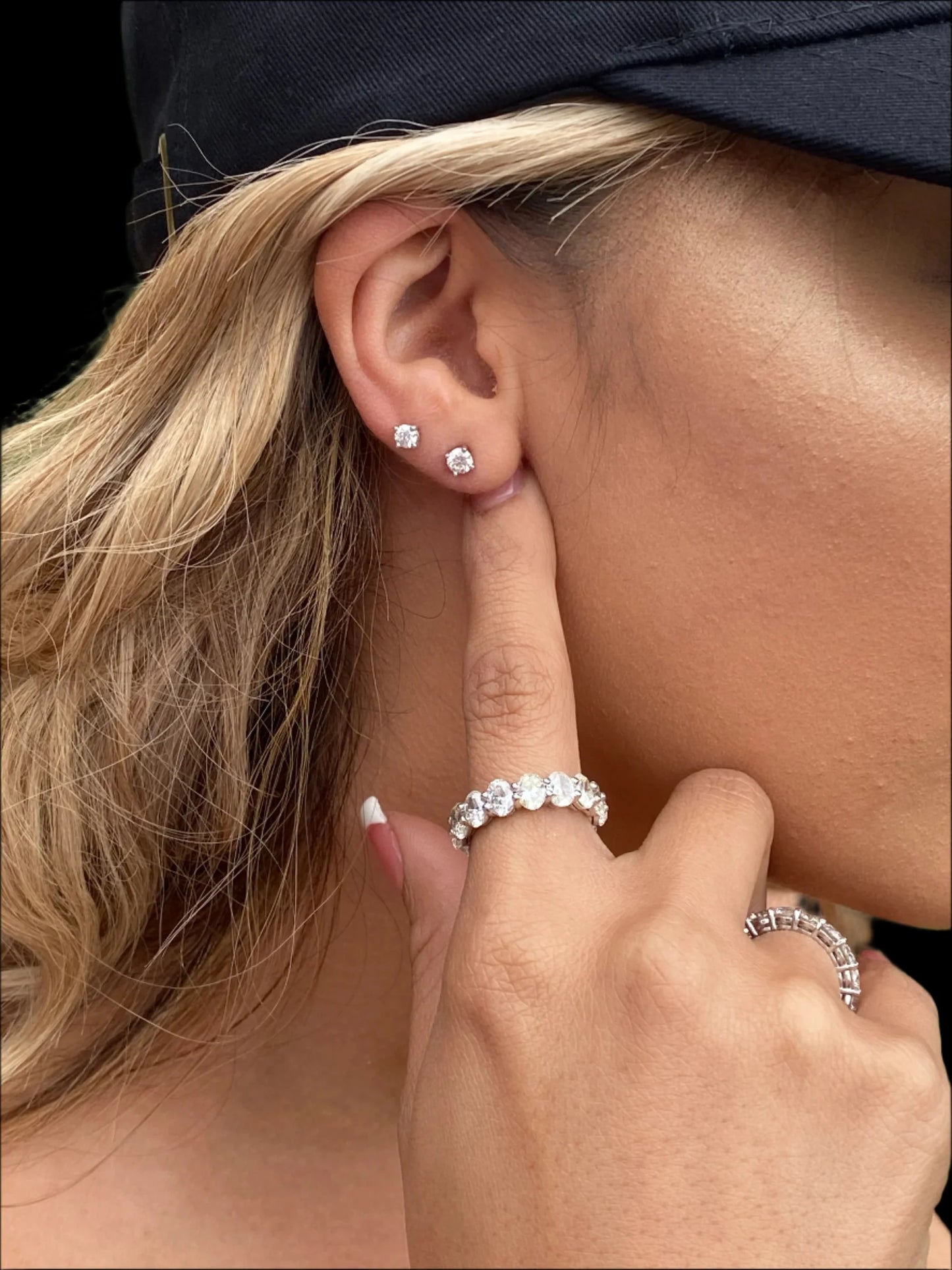 Round Diamond Stud Earrings